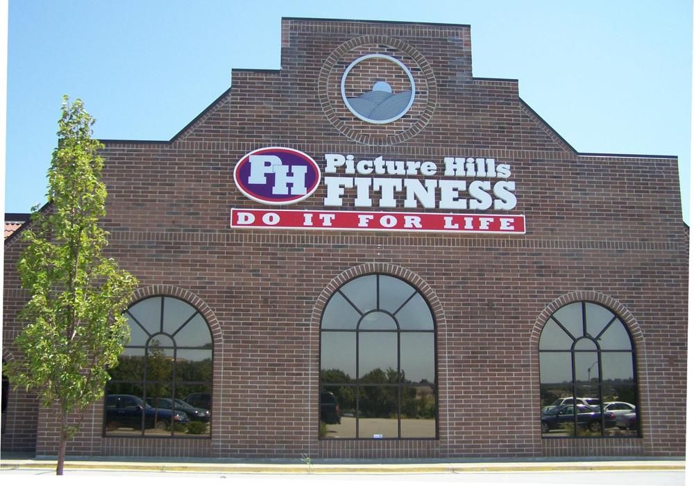 Picture Hills Shopping Center: Northwest 64th Street, Kansas City, MO 64151